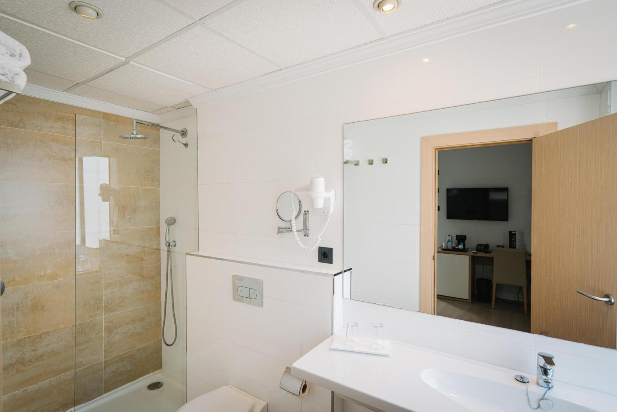 Double or Twin Room,1540224343:JPEG